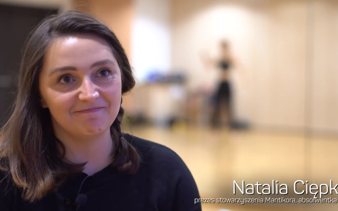 PODCZAS WYSTĘPU SPŁONĘŁA SUKIENKA – zUOci studenci